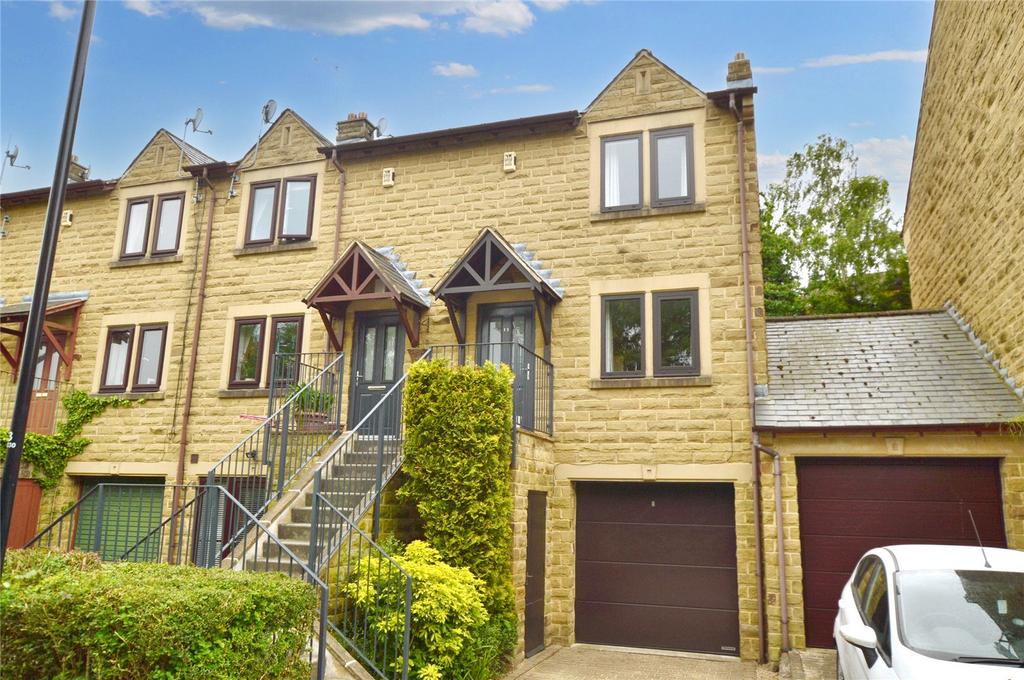 Chiltern Court, Off Bagley Lane... 3 bed end of terrace house for sale