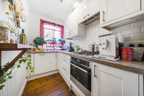 1 bedroom flat for sale, Chelsham Road, Clapham