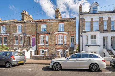 4 bedroom end of terrace house for sale, Edith Road, Faversham, ME13