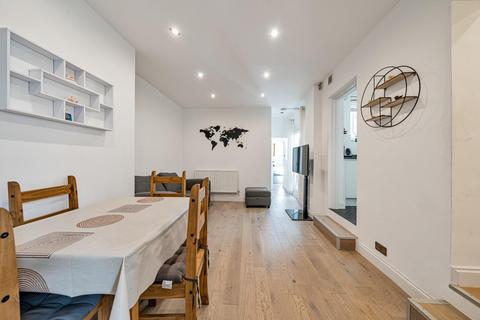 2 bedroom flat for sale, Tamworth Street, Fulham