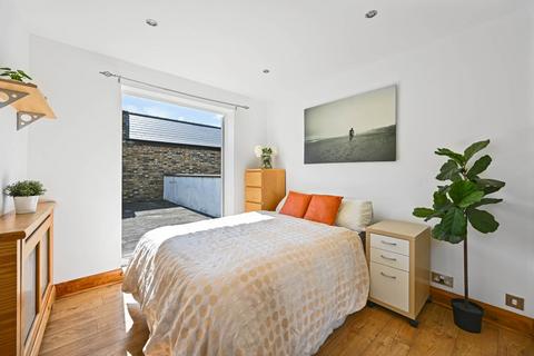 3 bedroom flat to rent, Battersea Park Road, Battersea, London, SW11 3BL