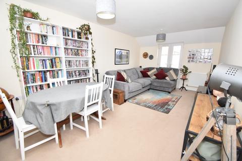 47 Admiral Way, Exeter, EX2 7GA