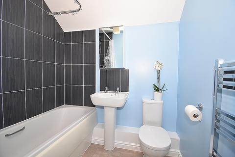 47 Admiral Way, Exeter, EX2 7GA