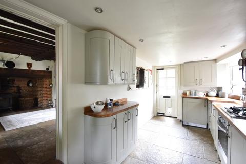 2 bedroom semi-detached house for sale, Vineys Cottages, Upper Street, Leeds, ME17