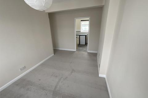 1 bedroom maisonette for sale, High Street, Caterham, Surrey