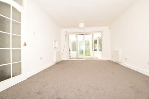2 bedroom detached bungalow to rent, Coulter Road Herne Bay CT6