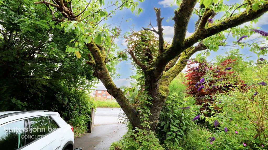 Manchester Road, Congleton 4 bed bungalow for sale £375,000