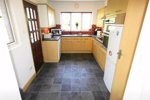 3 bedroom semi-detached house for sale, Dymoke Road, Hornchurch, Essex