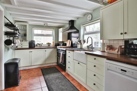 4 bedroom detached house for sale, Chapel Lane, Ottringham, HU12 0AA