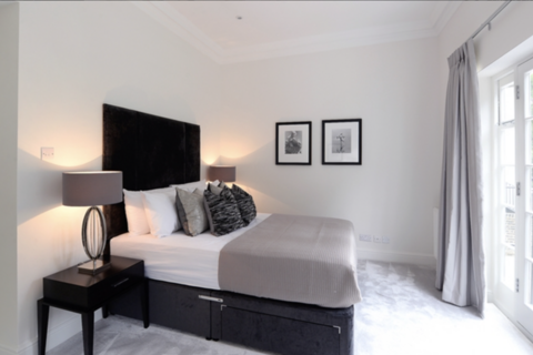 3 bedroom apartment to rent, Lexham Gardens, London W8