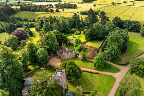 7 bedroom detached house to rent, Edgcote Road, Edgcote, Banbury, Northamptonshire, OX17