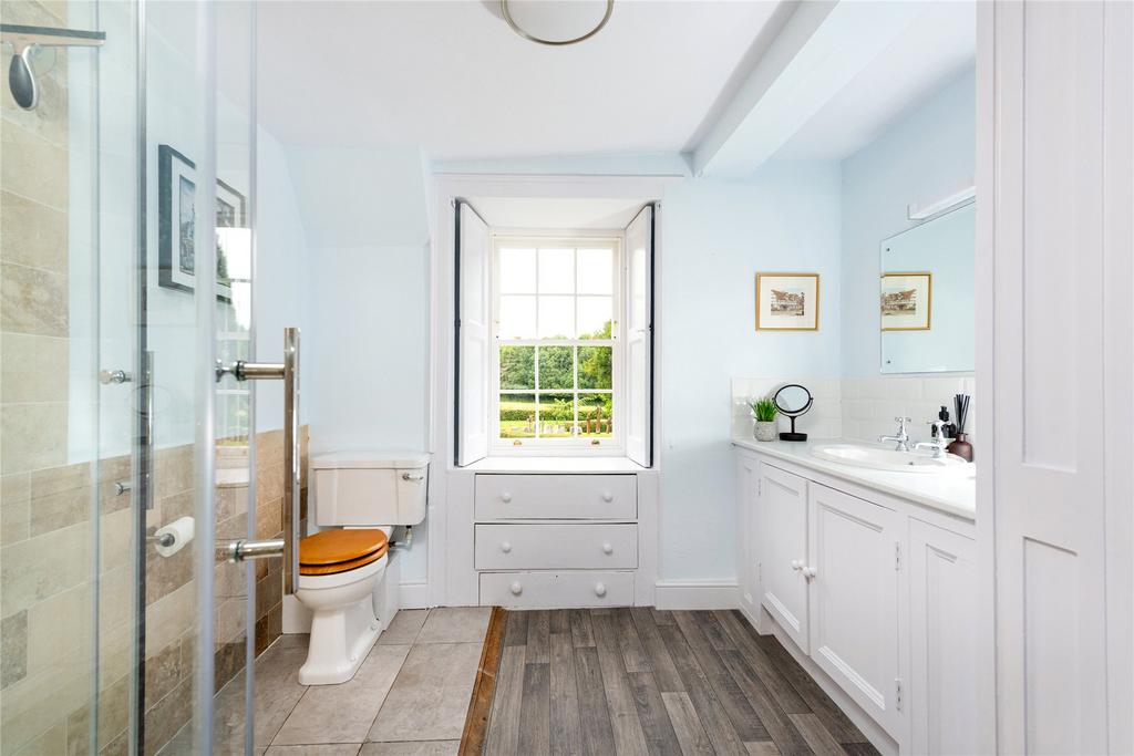 Shower En Suite