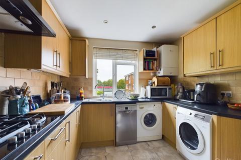 2 bedroom maisonette for sale, Bellfield, Croydon