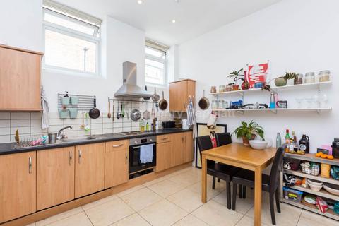 3 bedroom apartment to rent, Islip Street, Kentish Town, NW5