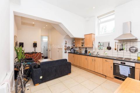 3 bedroom apartment to rent, Islip Street, Kentish Town, NW5