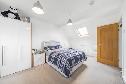 3 bedroom maisonette for sale, Longley Road, Tooting, London, SW17