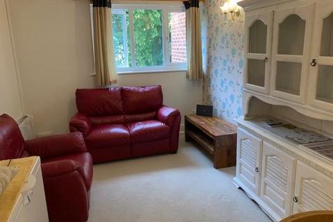 2 bedroom maisonette to rent, Redfield Court,  Newbury,  RG14