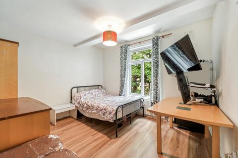 27 Charles Road, London, W13 0ND
