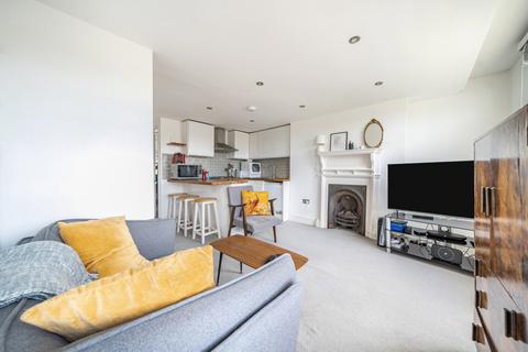 2 bedroom apartment for sale, Upper Brockley Road, London