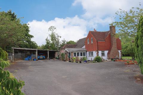 3 bedroom detached house for sale, BILLINGSHURST OUTSKIRTS