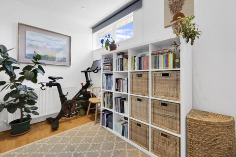 Flat 5, 1 Big Hill, London, E5 9HH