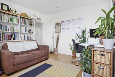 Flat 5, 1 Big Hill, London, E5 9HH