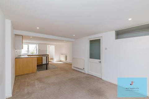 Studio to rent, Upper Rock Gardens, Brighton, BN2