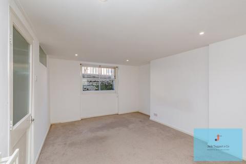 Studio to rent, Upper Rock Gardens, Brighton, BN2