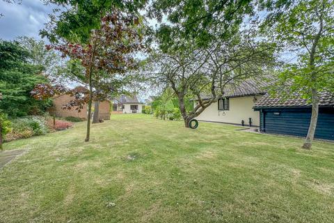 3 bedroom chalet for sale, Ulverston Road, Rochford