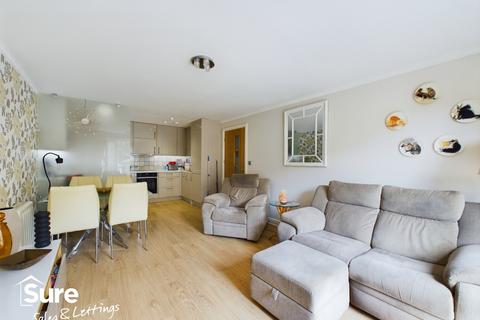 3 bedroom apartment for sale, Ovaltine Court, Ovaltine Drive, Kings Langley, Hertfordshire, WD4