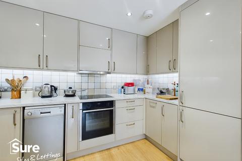 3 bedroom apartment for sale, Ovaltine Court, Ovaltine Drive, Kings Langley, Hertfordshire, WD4