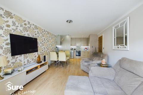 3 bedroom apartment for sale, Ovaltine Court, Ovaltine Drive, Kings Langley, Hertfordshire, WD4