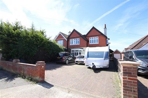 4 bedroom property for sale, Arnold Road, Clacton on Sea