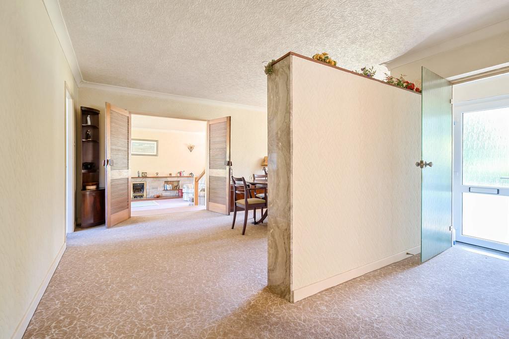 Hallway/Dining room