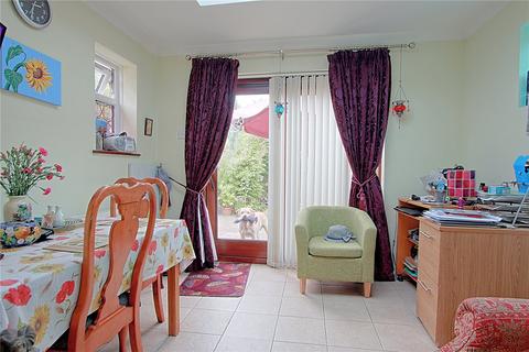 2 bedroom bungalow for sale, Hearnfield Road, Wick, Littlehampton, West Sussex, BN17