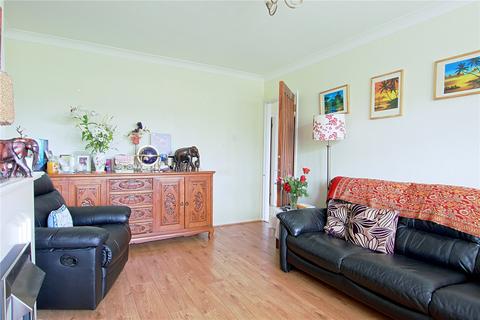 2 bedroom bungalow for sale, Hearnfield Road, Wick, Littlehampton, West Sussex, BN17