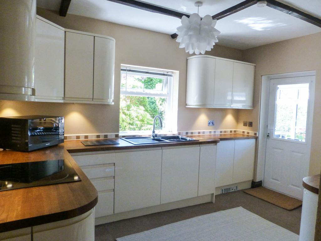 06-Kitchen