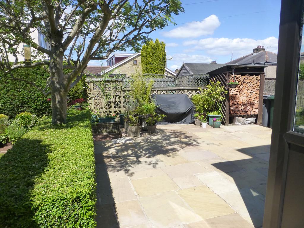 19-Side Patio--Log-Store