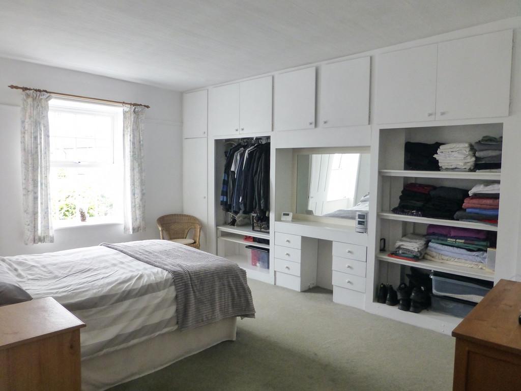 10-Bedroom1
