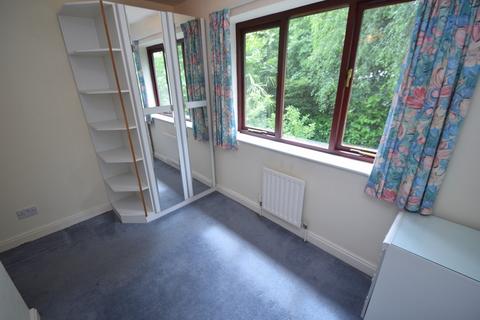7 Oaklands, Shipley, BD18 4AY