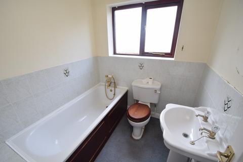 7 Oaklands, Shipley, BD18 4AY