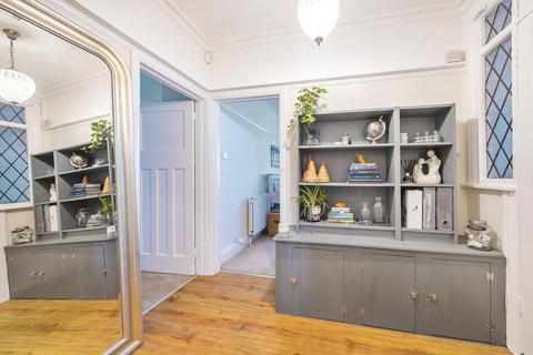 39 Devonshire Way, Croydon, CR0 8BU