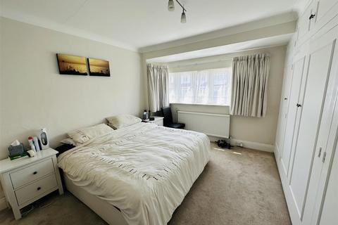 4 bedroom semi-detached house for sale, Hillside Gardens, Edgware, Greater London, HA8 8HD