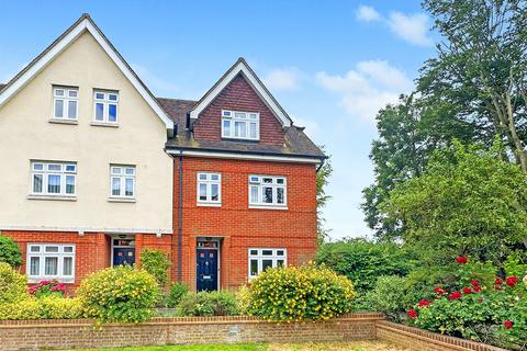 4 bedroom townhouse for sale, Hewells Court, Horsham