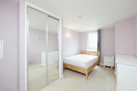 2 bedroom duplex for sale, Vantage Building, Station Approach, Hayes, UB3 4FB