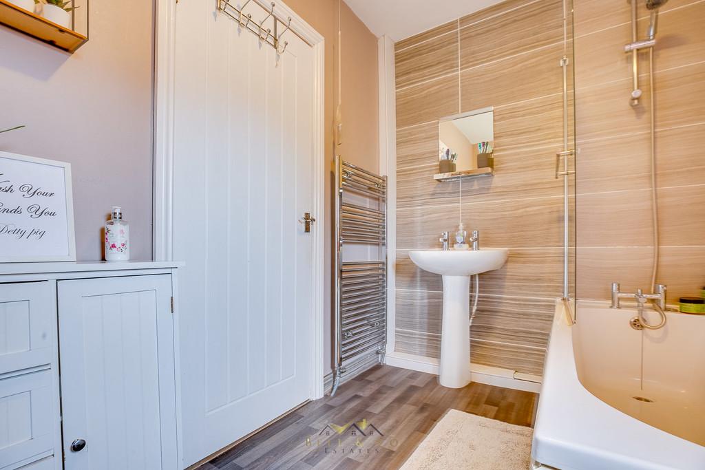 Bathroom 1.3