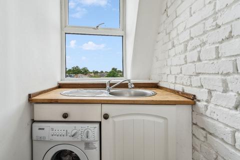 95b Crown Road, Twickenham, TW1 3EX
