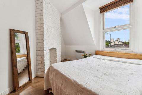 95b Crown Road, Twickenham, TW1 3EX