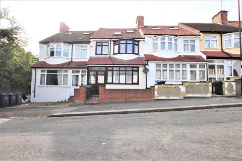 4 bedroom terraced house to rent, Parry Road, London, SE25
