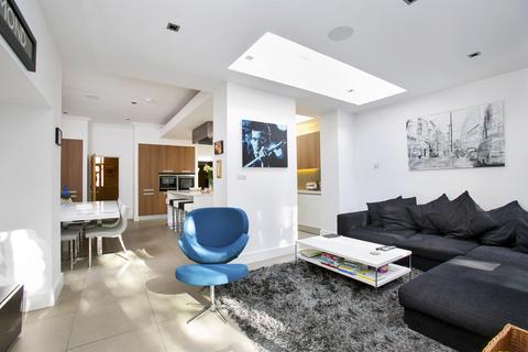 4 bedroom terraced house to rent, Denton Road, Twickenham
